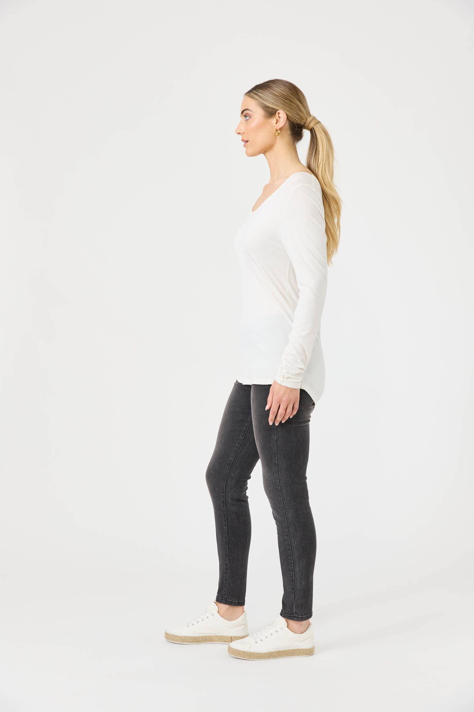 Basic Long Sleeve - White