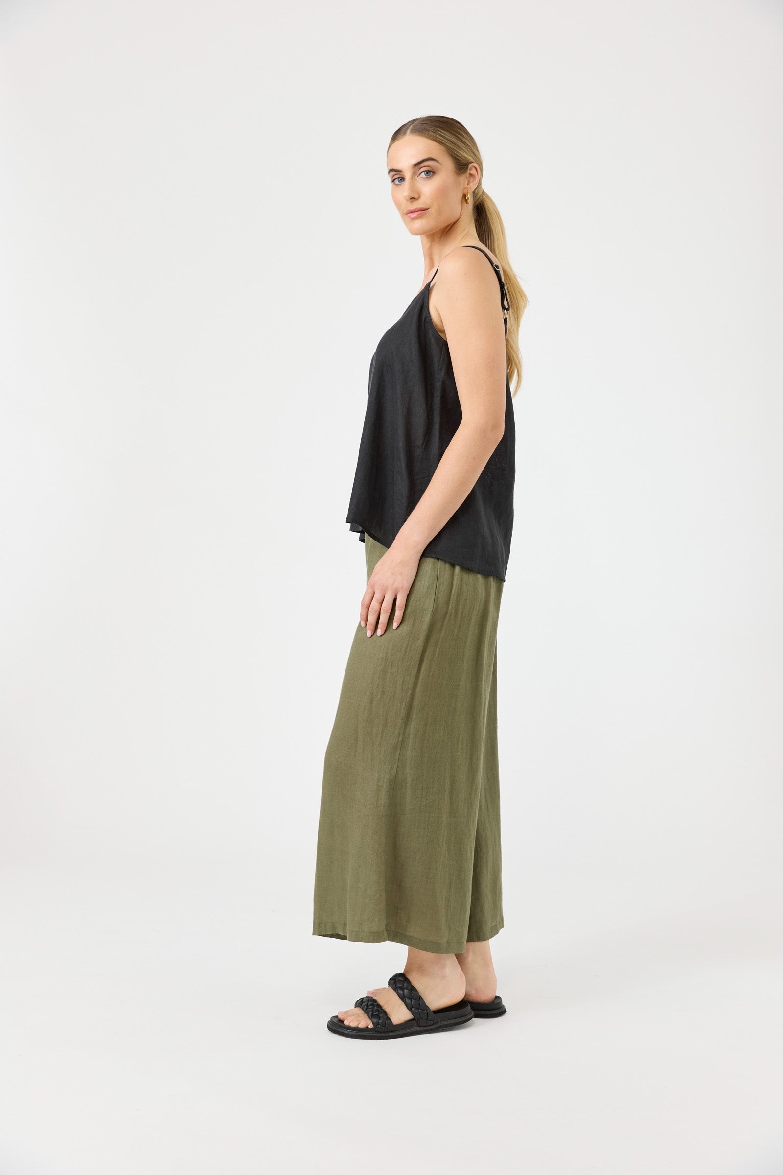 Studio Tank - Ebony