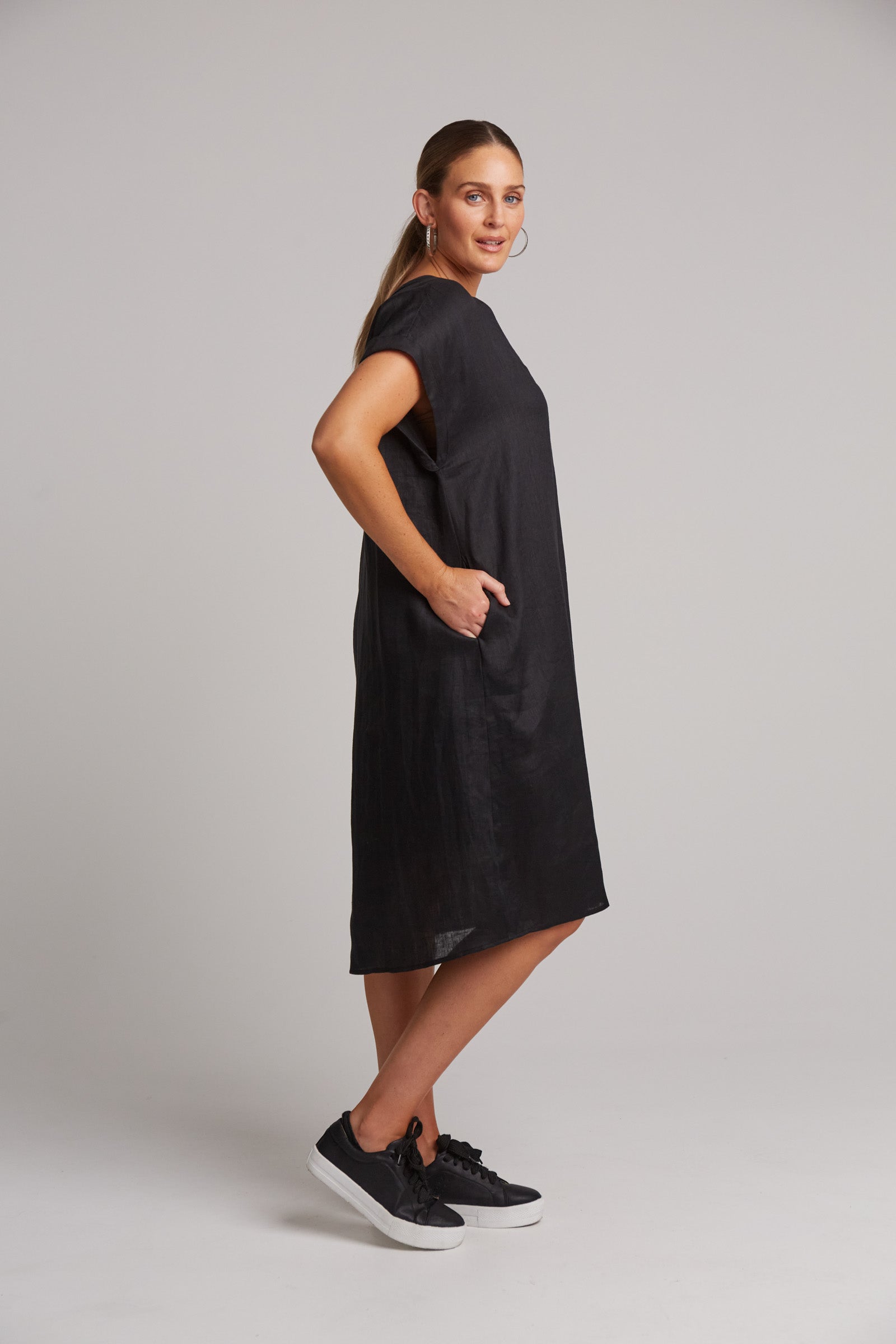 Studio Dress - Ebony - eb&ive Clothing - Dress Mid Linen