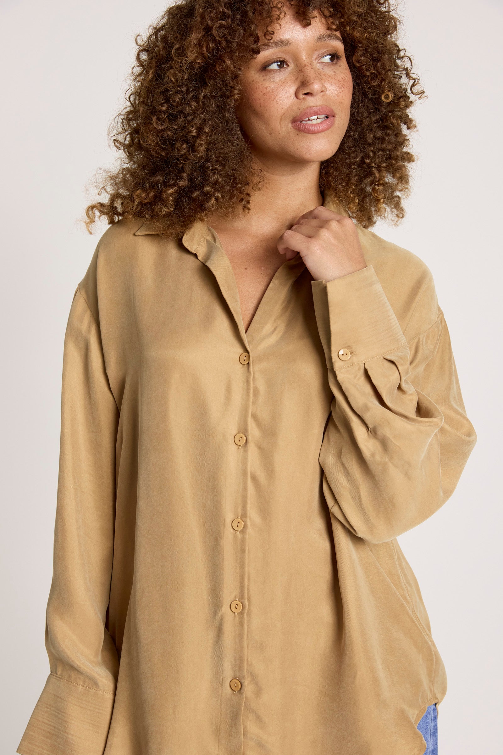Calista Shirt - Mocha