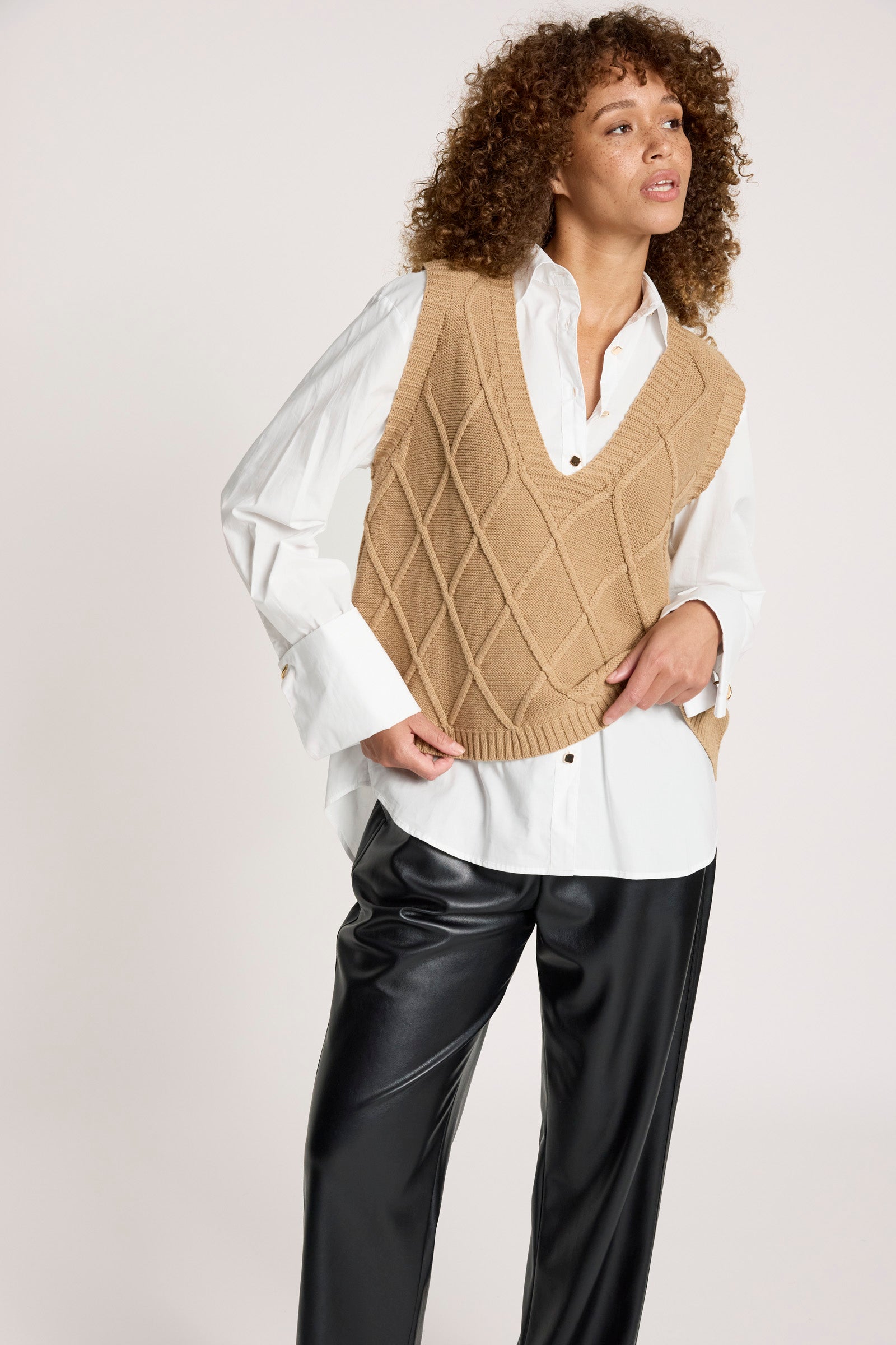 Liora Knit Vest - Mocha