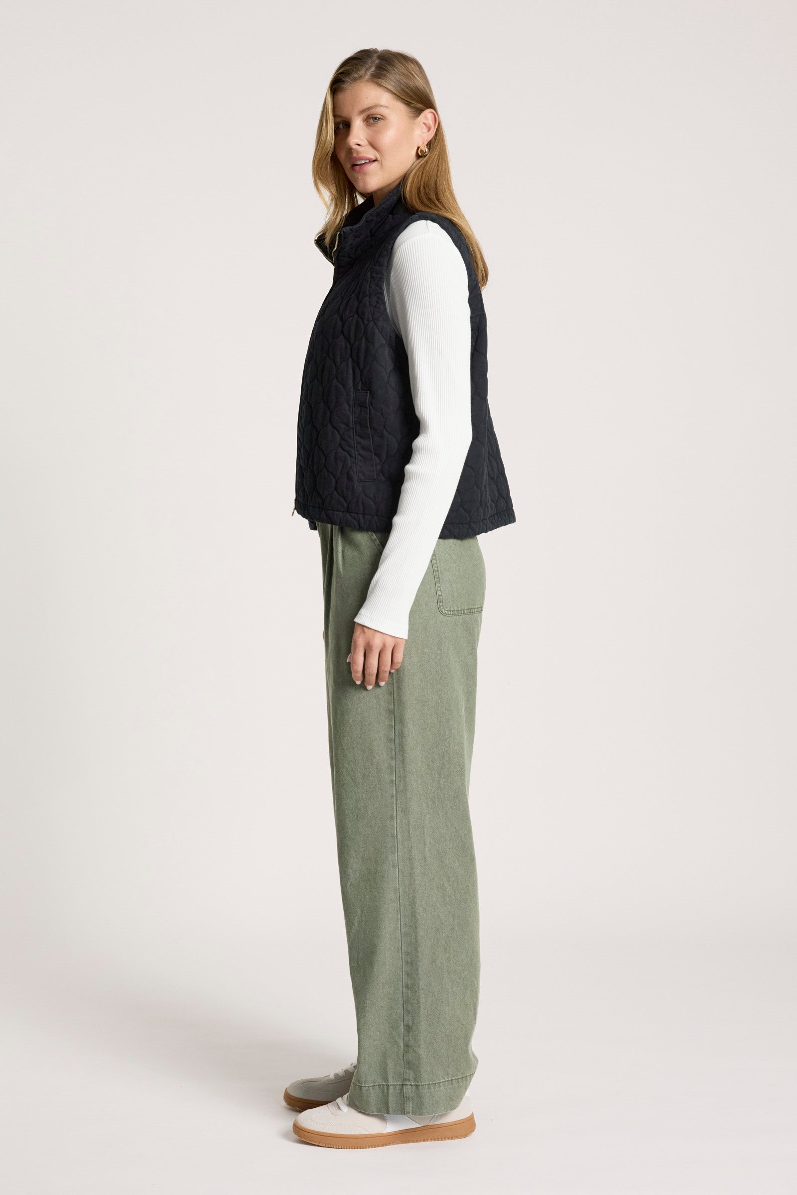 Sansi Quilted Crop Vest - Black