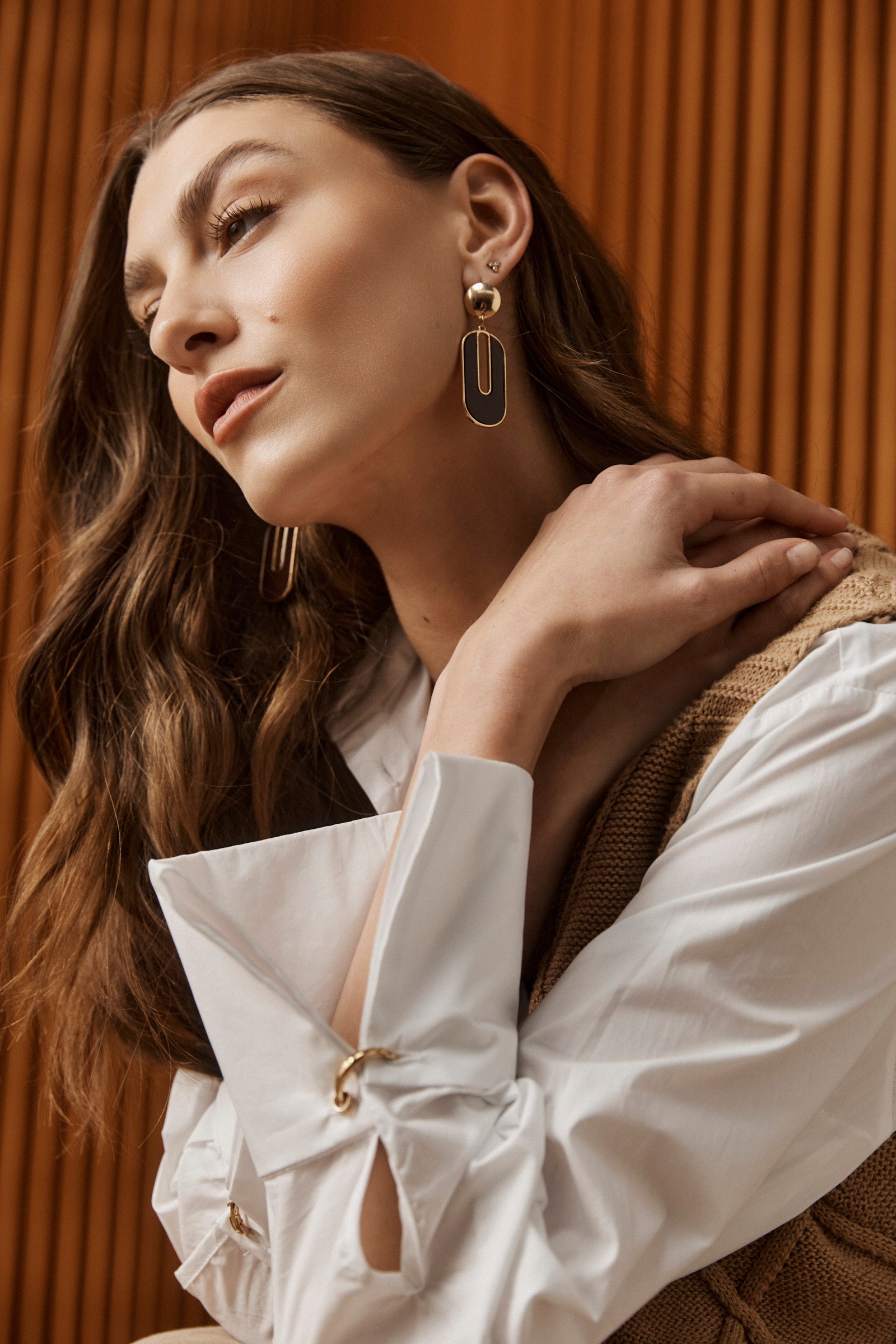 Amira Oval Earring - Mahogany