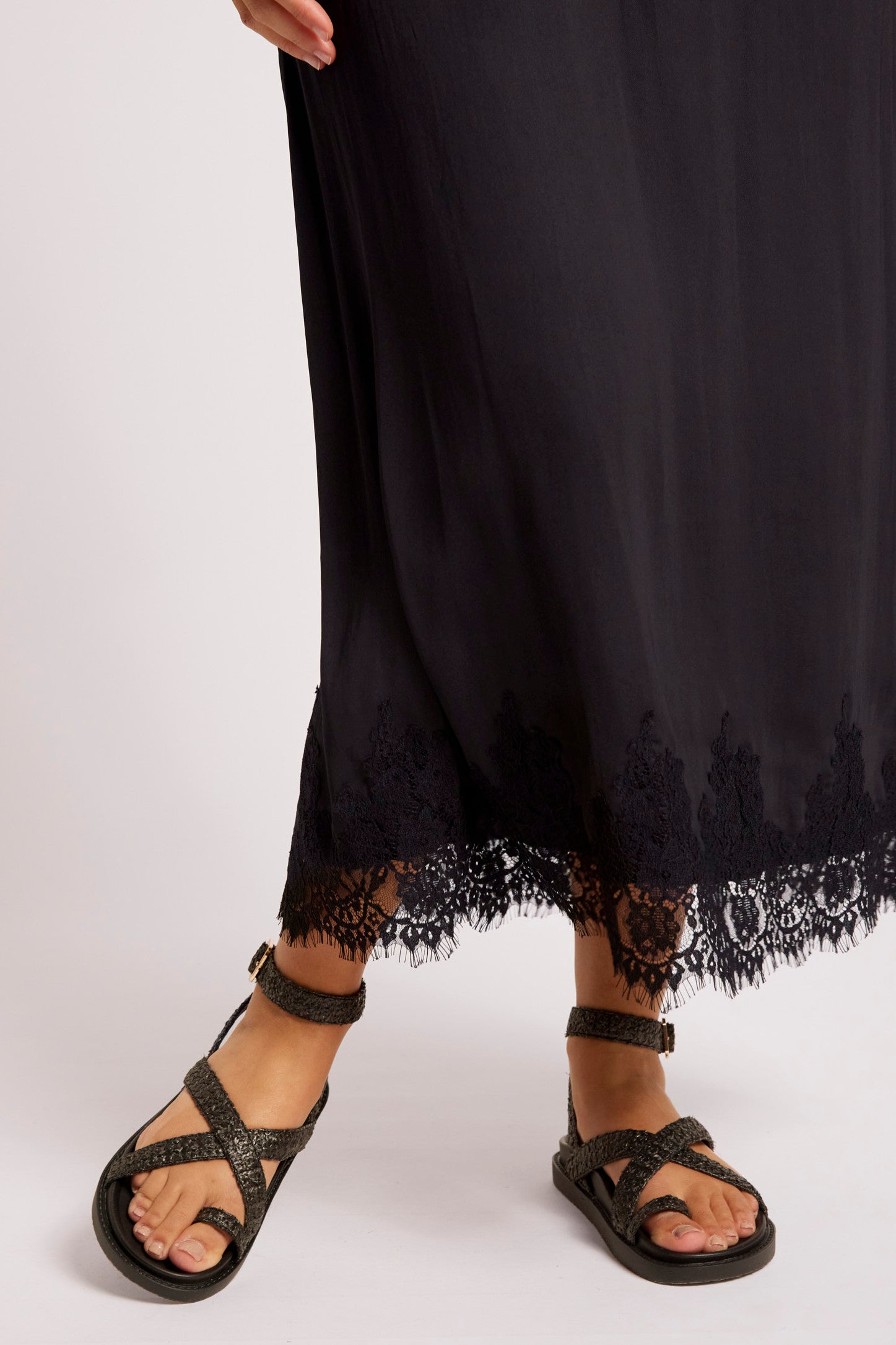 Drift Lace Skirt - Black