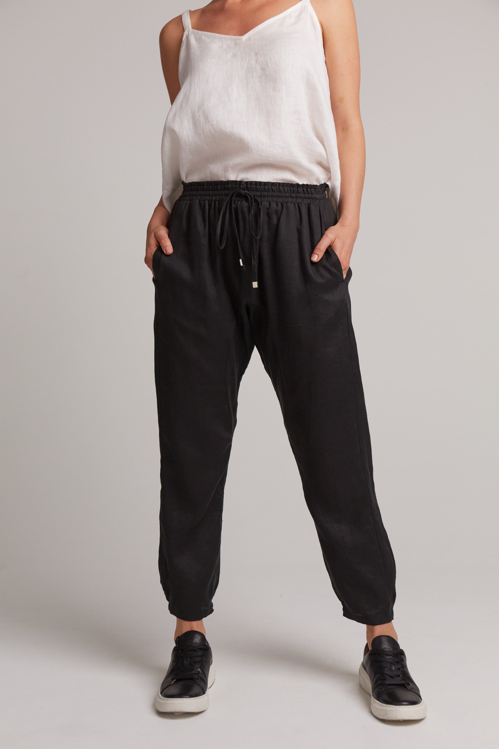 Studio Relaxed Pant - Ebony