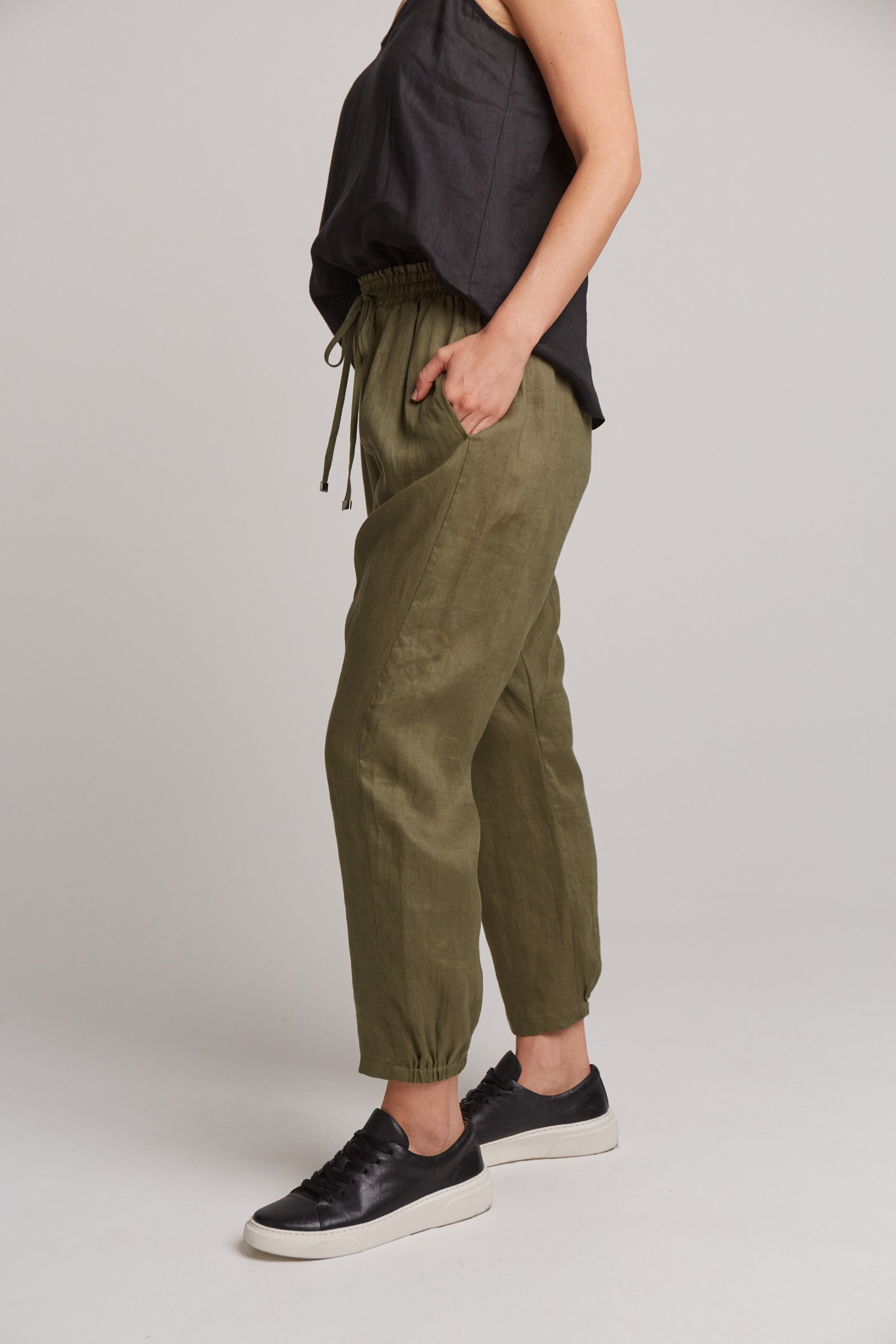 Quince Women's Olive Green European Linen Pants sz M Relaxed Elastic Waist  -po