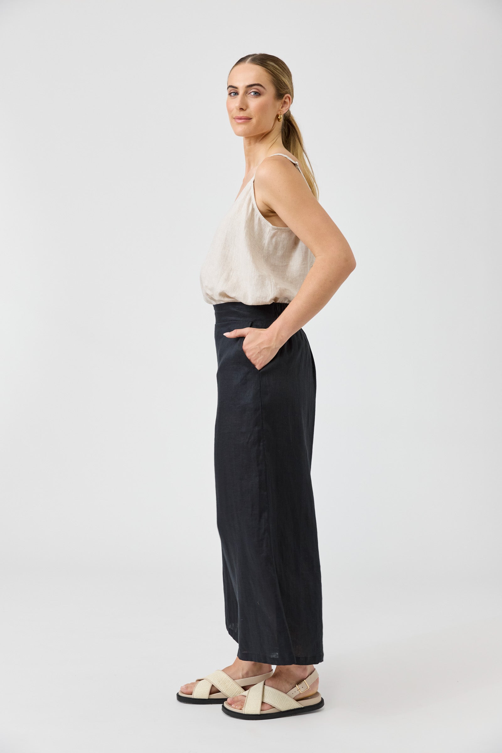 Studio Crop Pant - Ebony