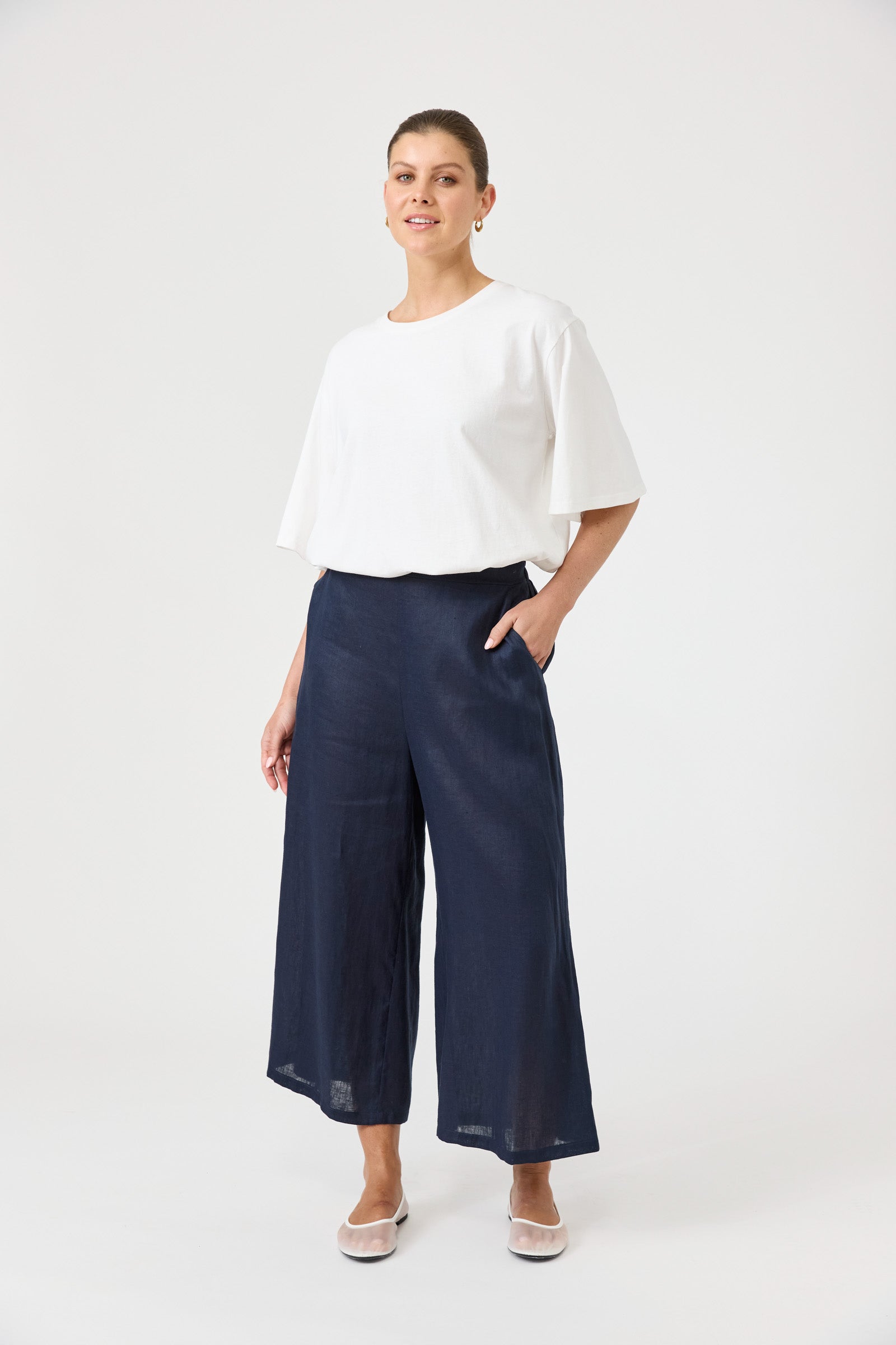 Studio Crop Pant - Navy