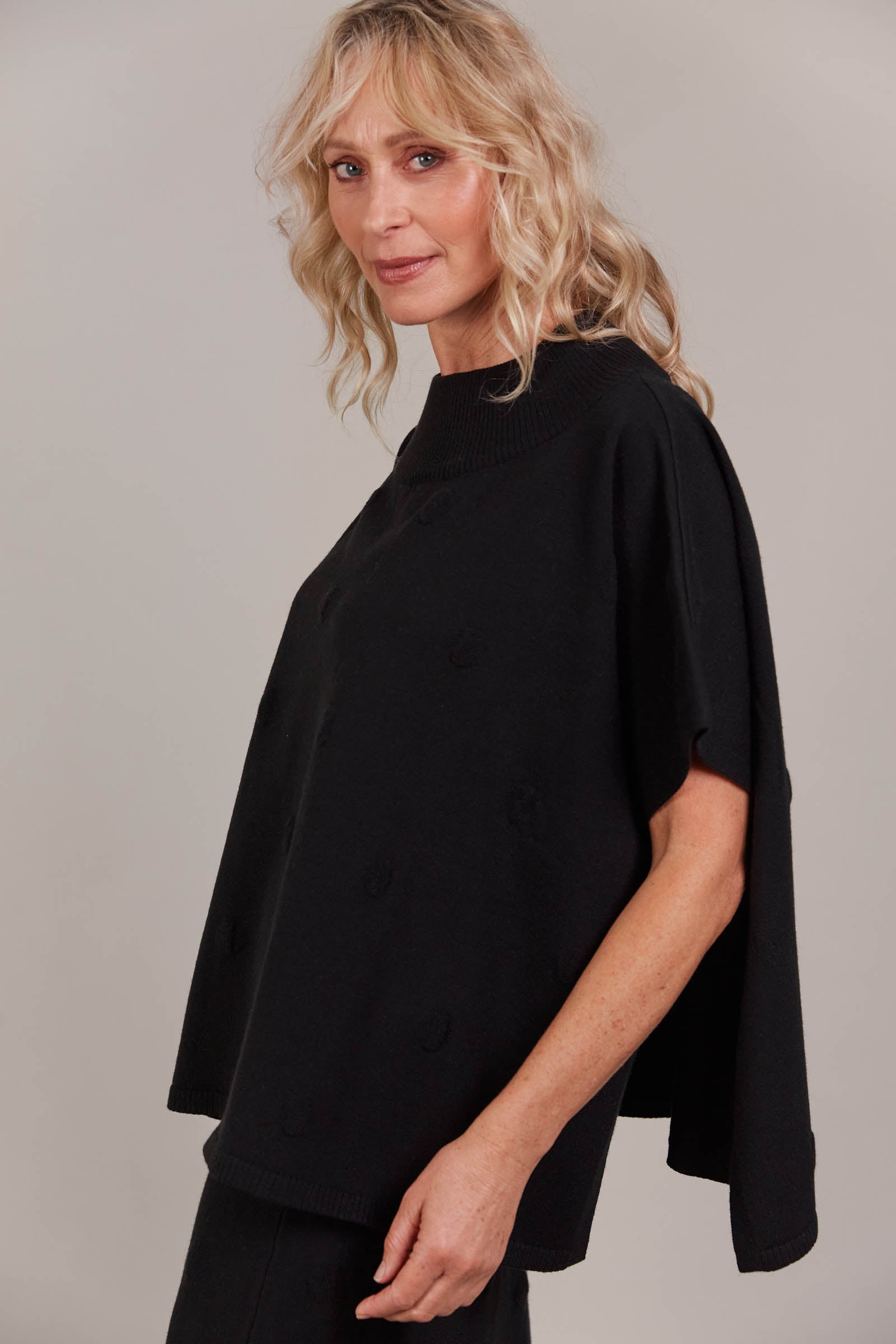 Masa Knit Poncho - Black