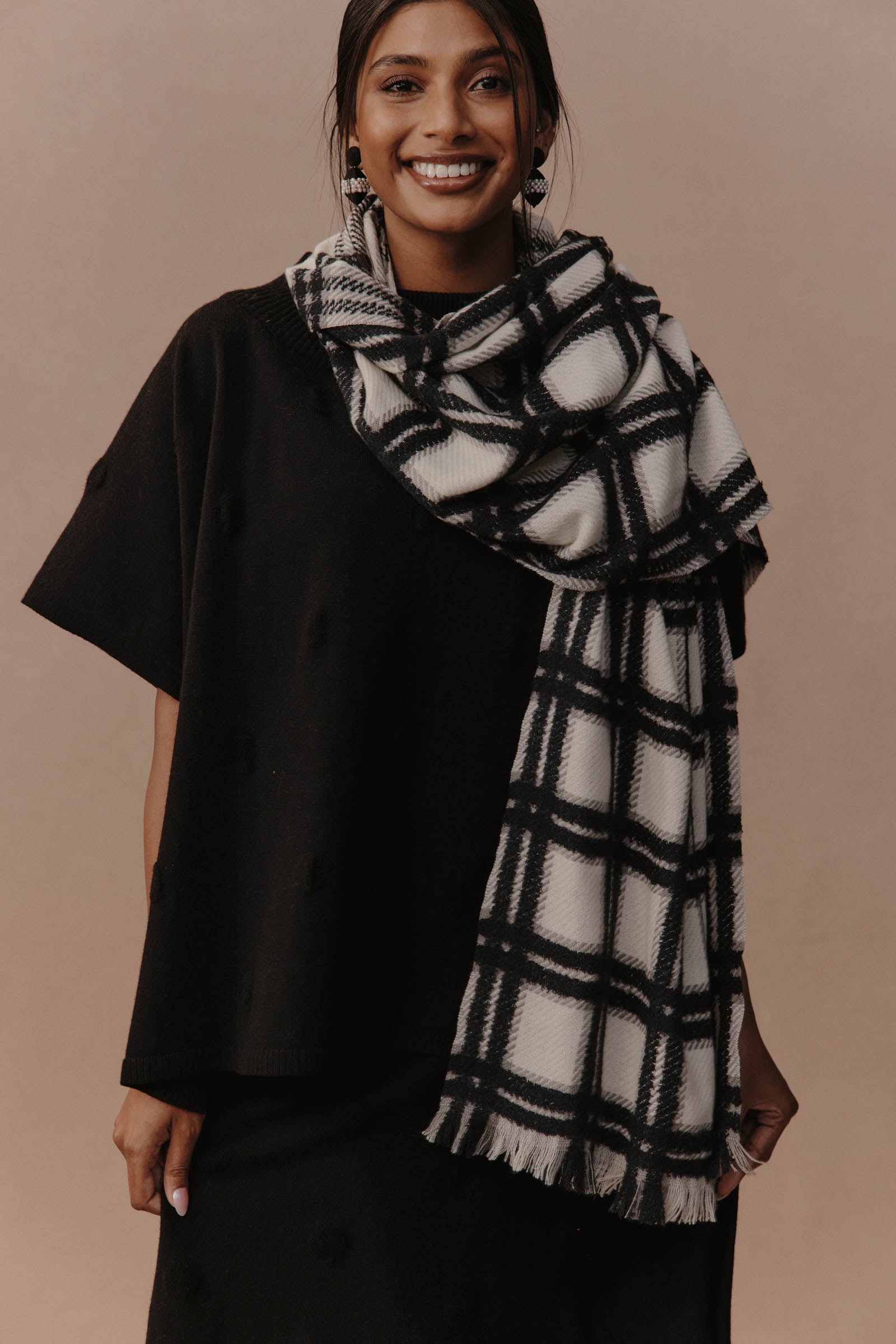 Masa Knit Poncho - Black