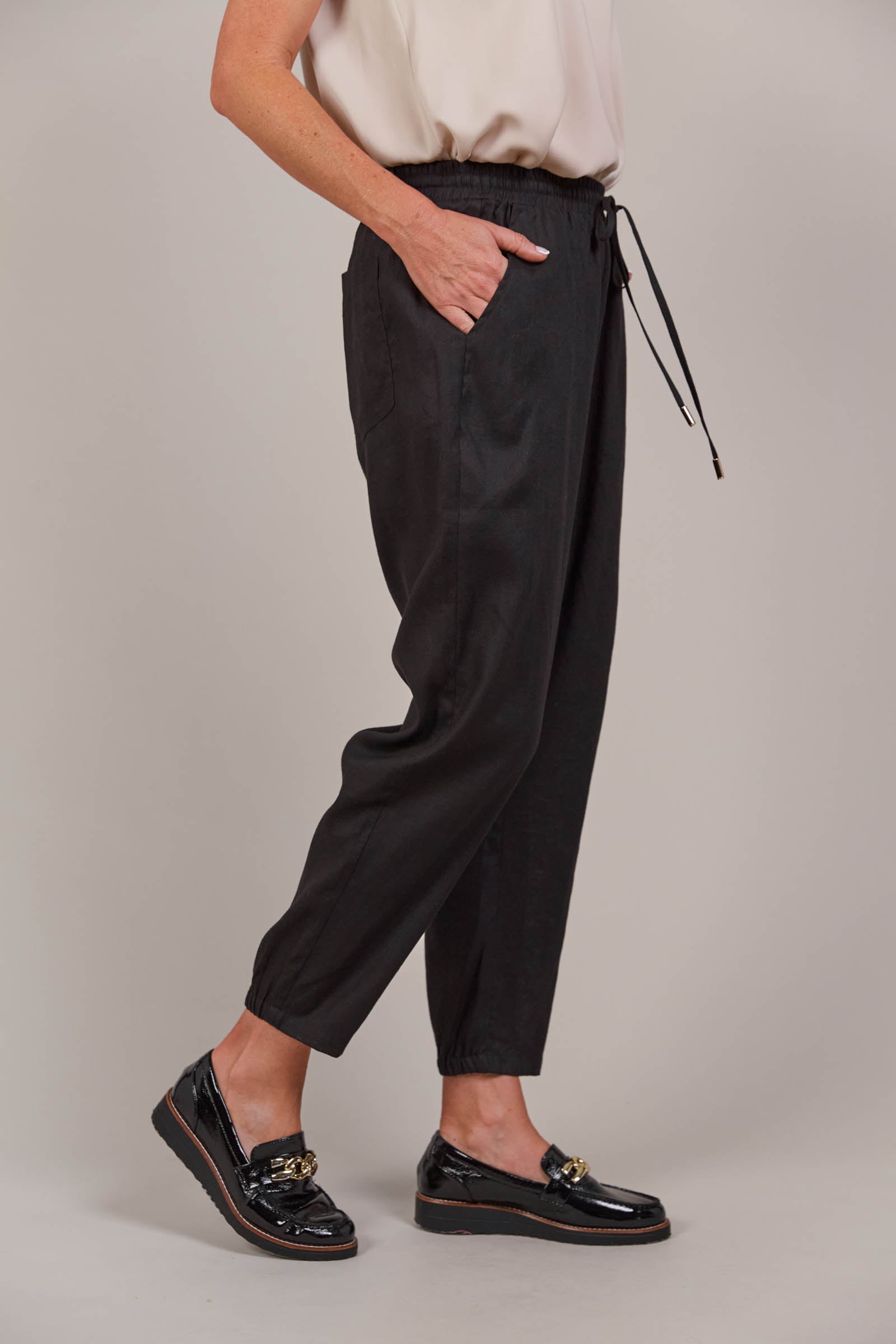 Laax Relaxed Pant - Black