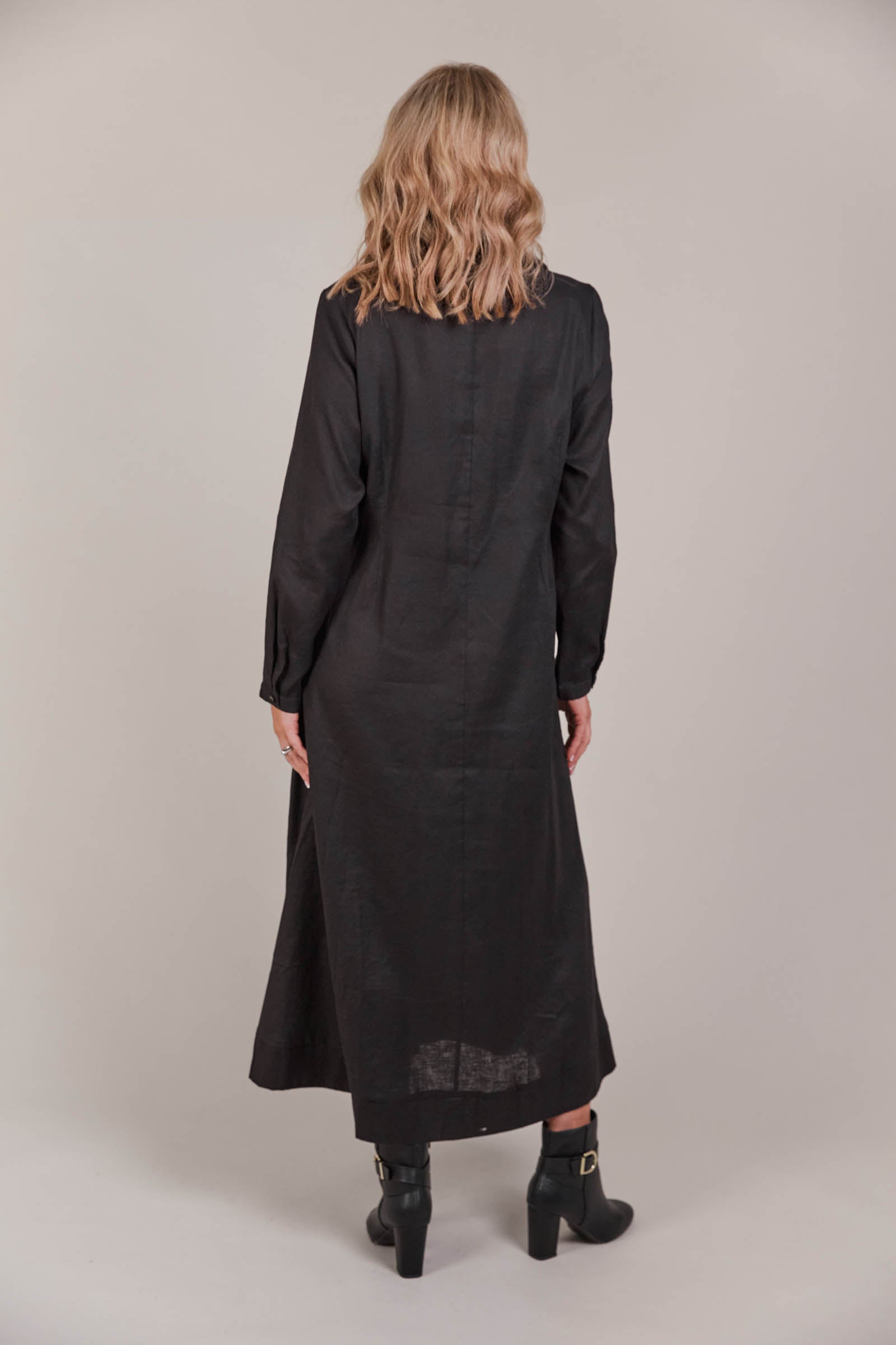 Laax Shirt Dress - Black