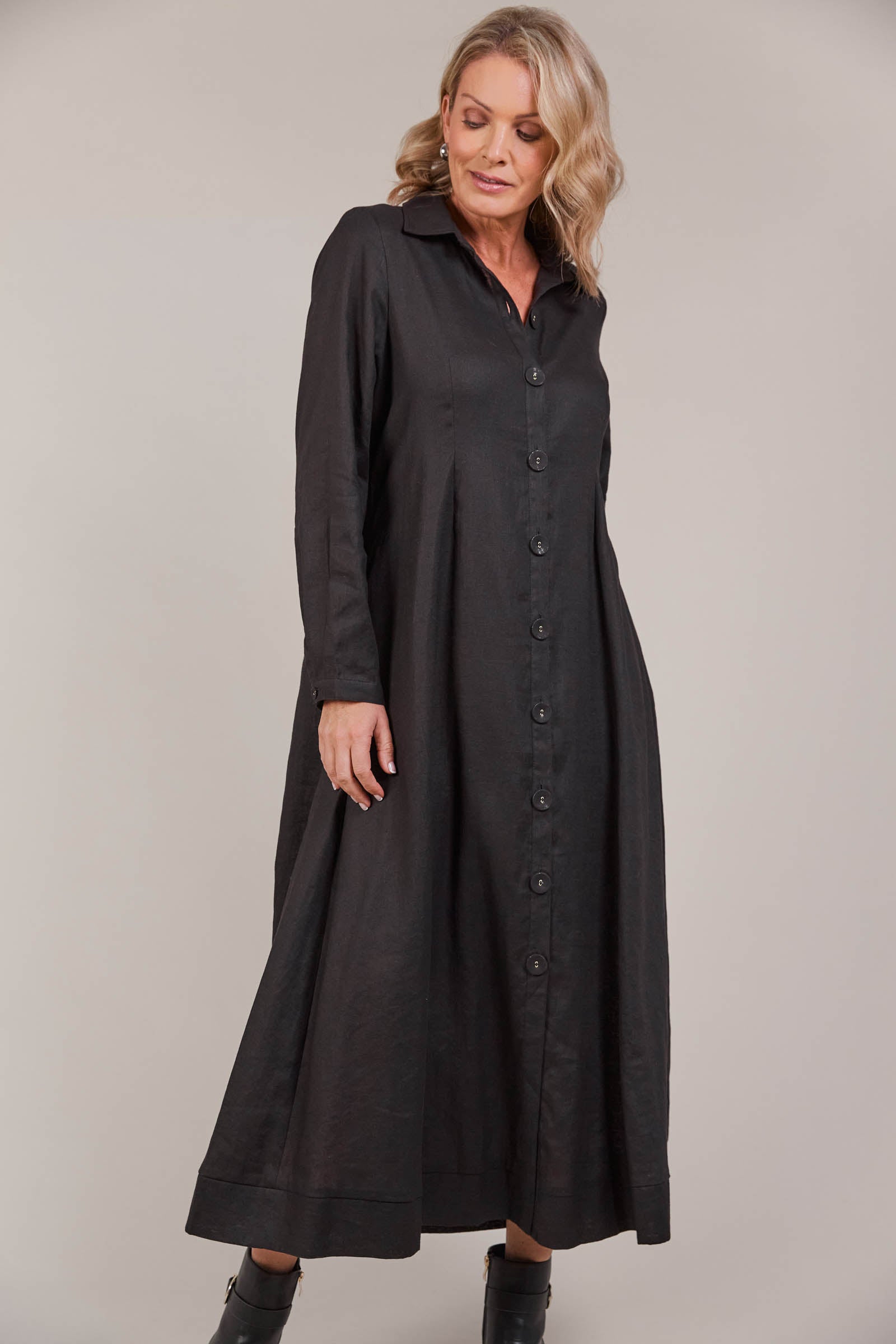 Laax Shirt Dress - Black