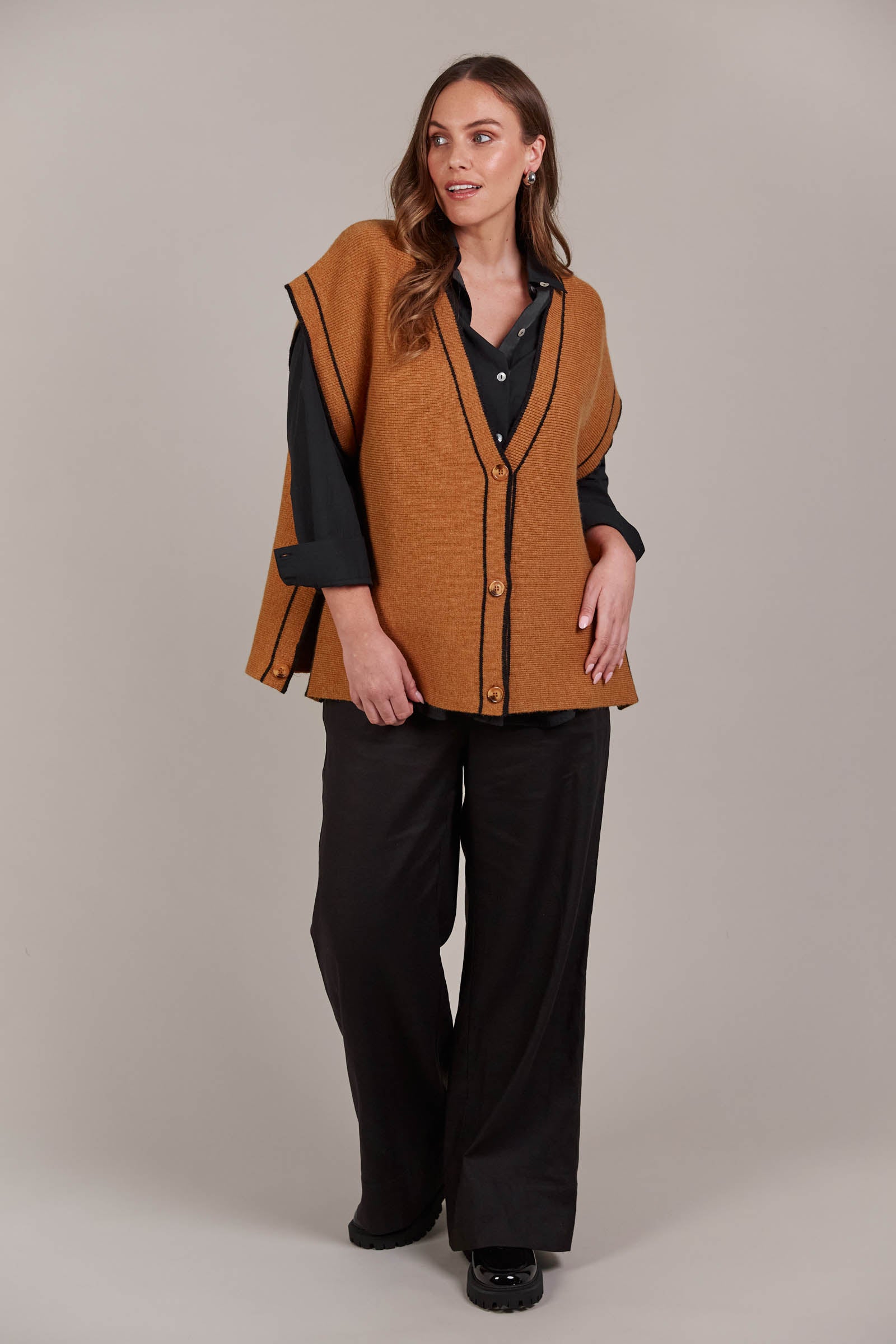 Avino Knit Vest - Tobacco