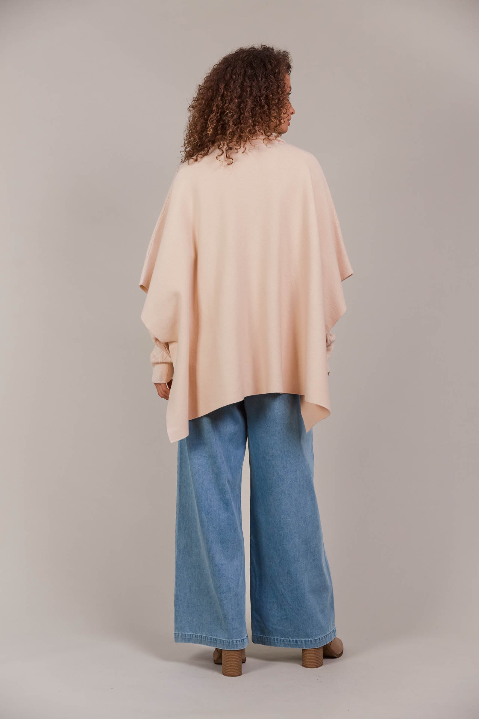 Palmer Knit Cape - Ecru