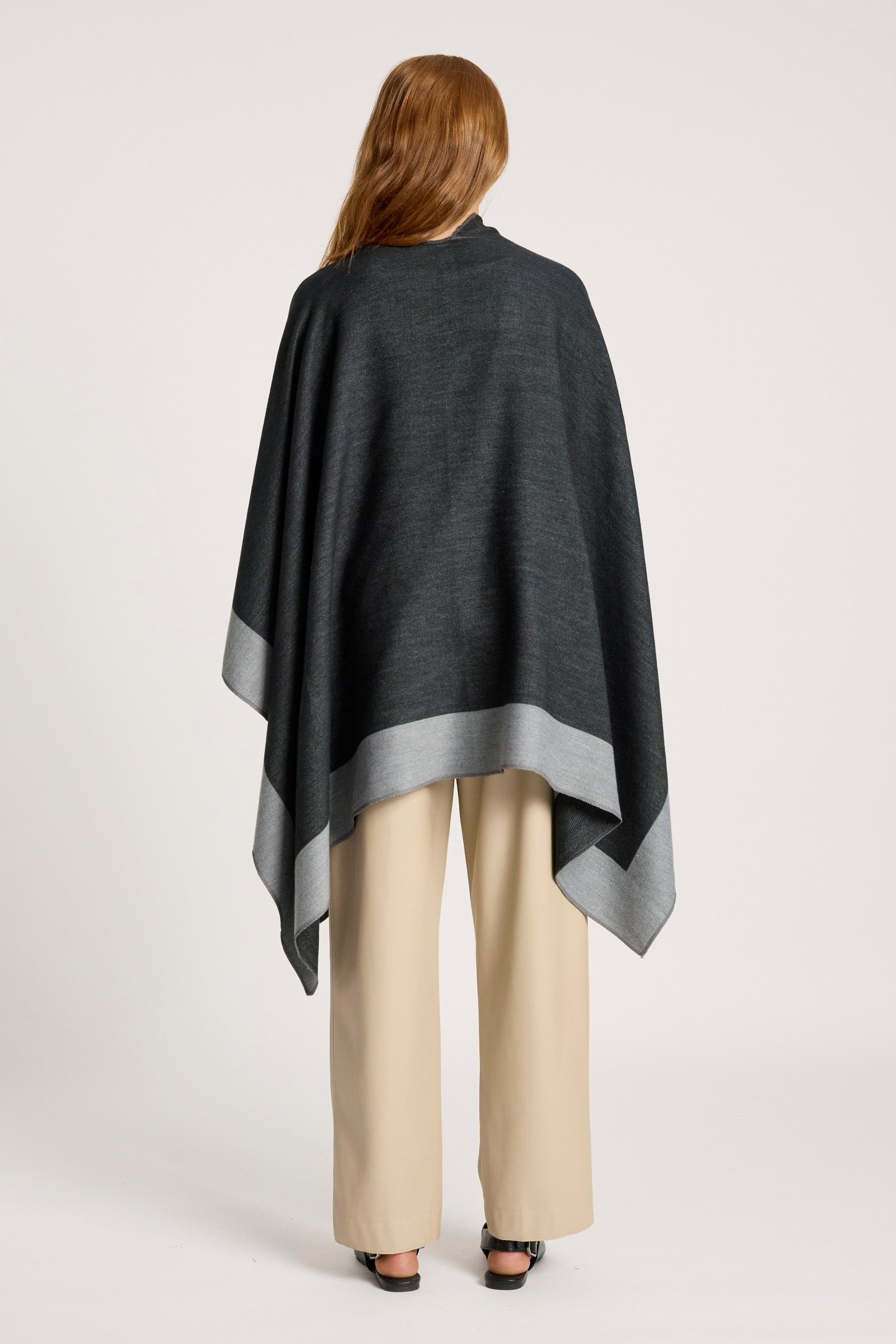 Ayla Cape - Char/Grey