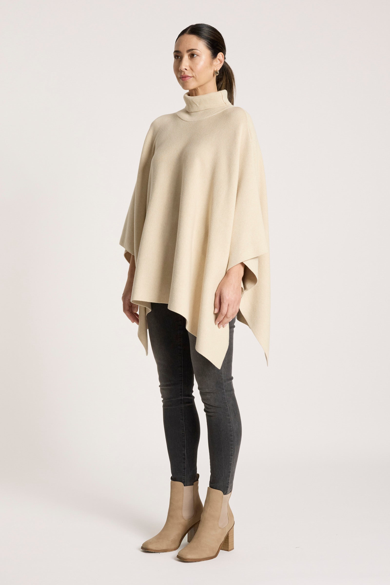 Samira Poncho - Bisque