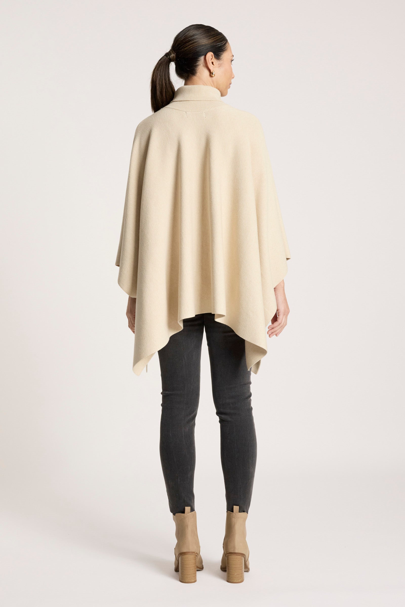 Samira Poncho - Bisque