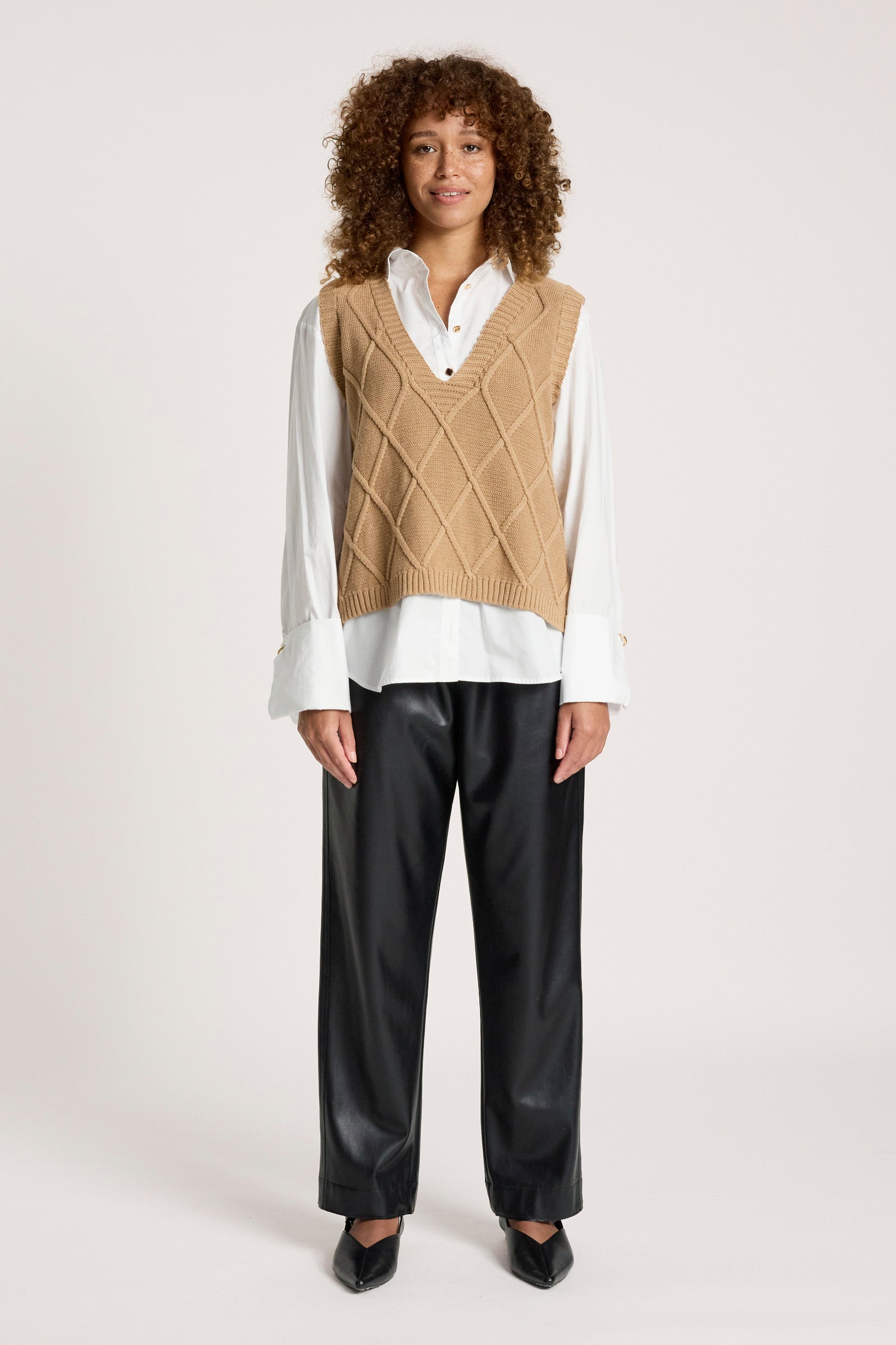 Liora Knit Vest - Mocha
