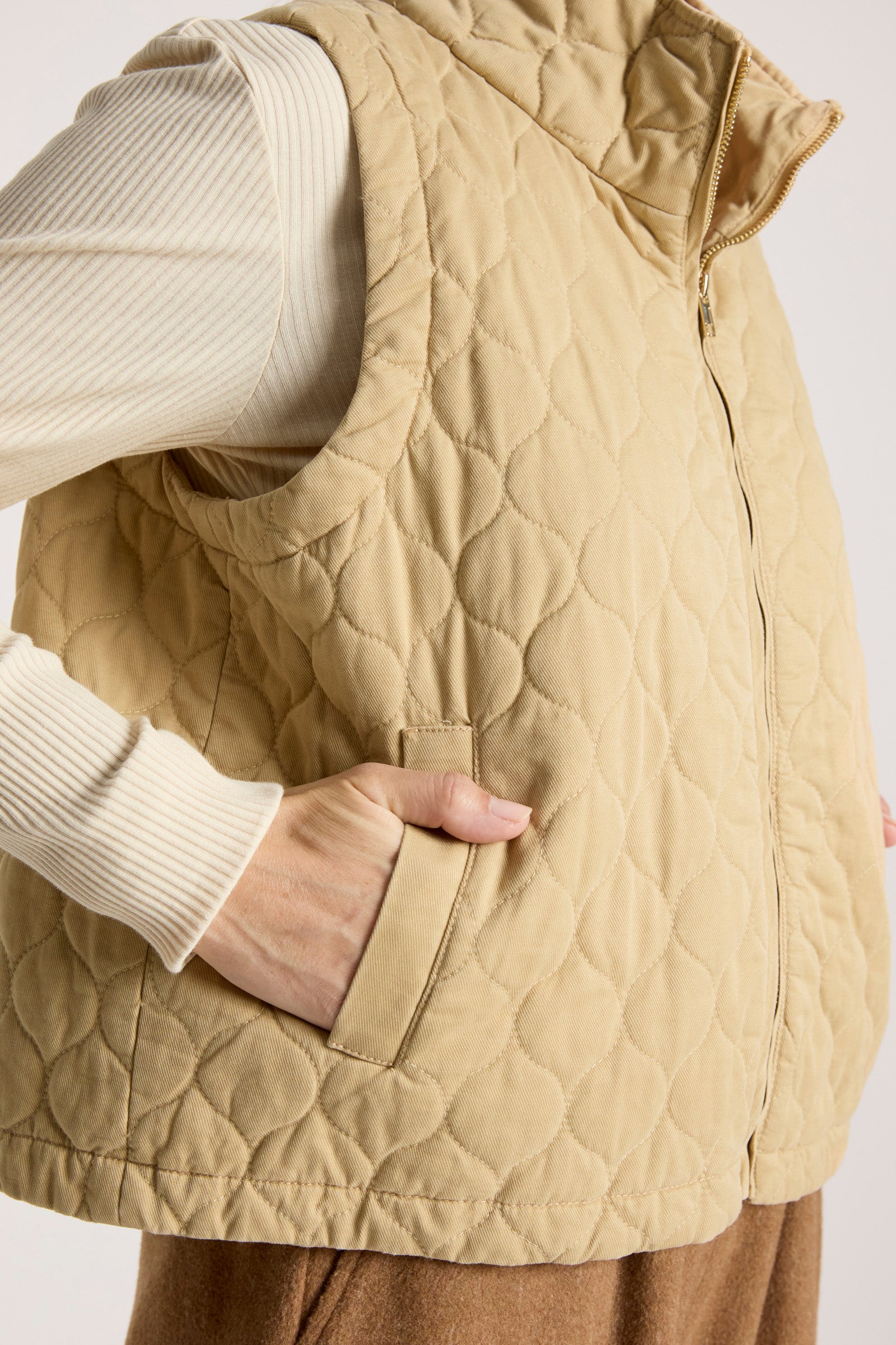 Sansi Quilted Crop Vest - Dune