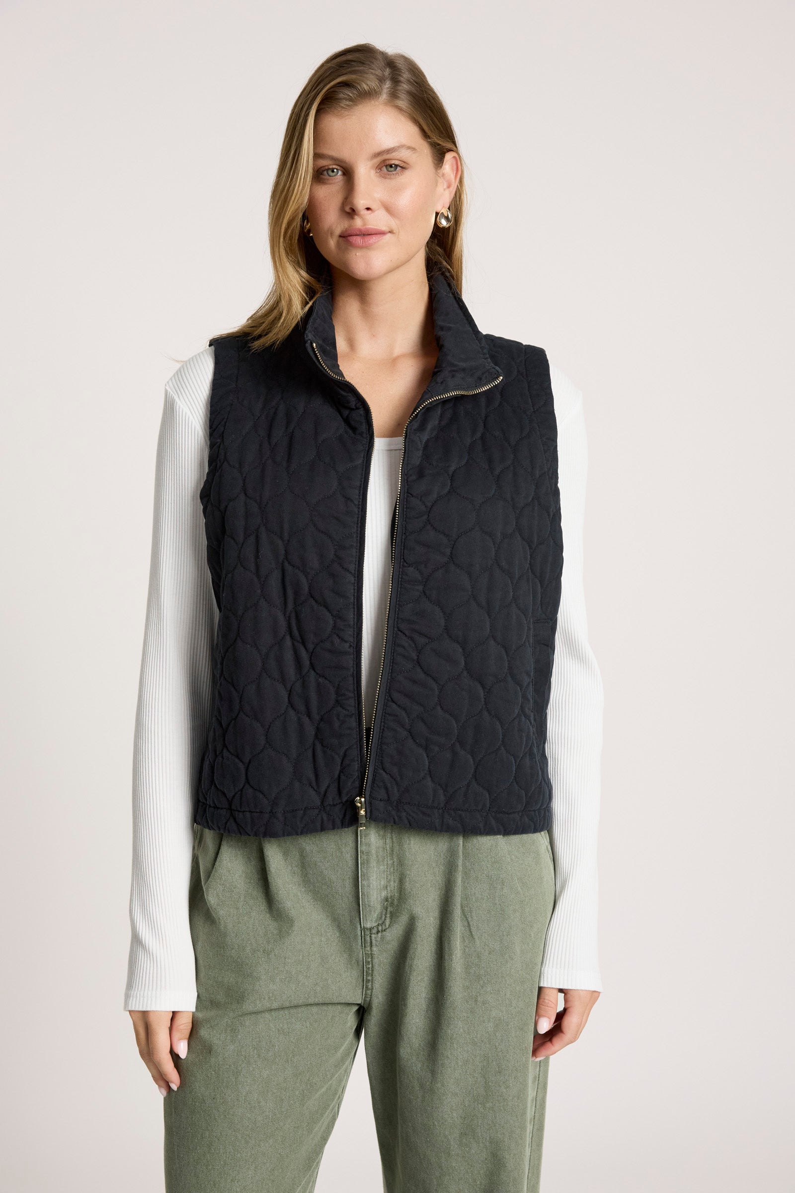 Sansi Quilted Crop Vest - Black