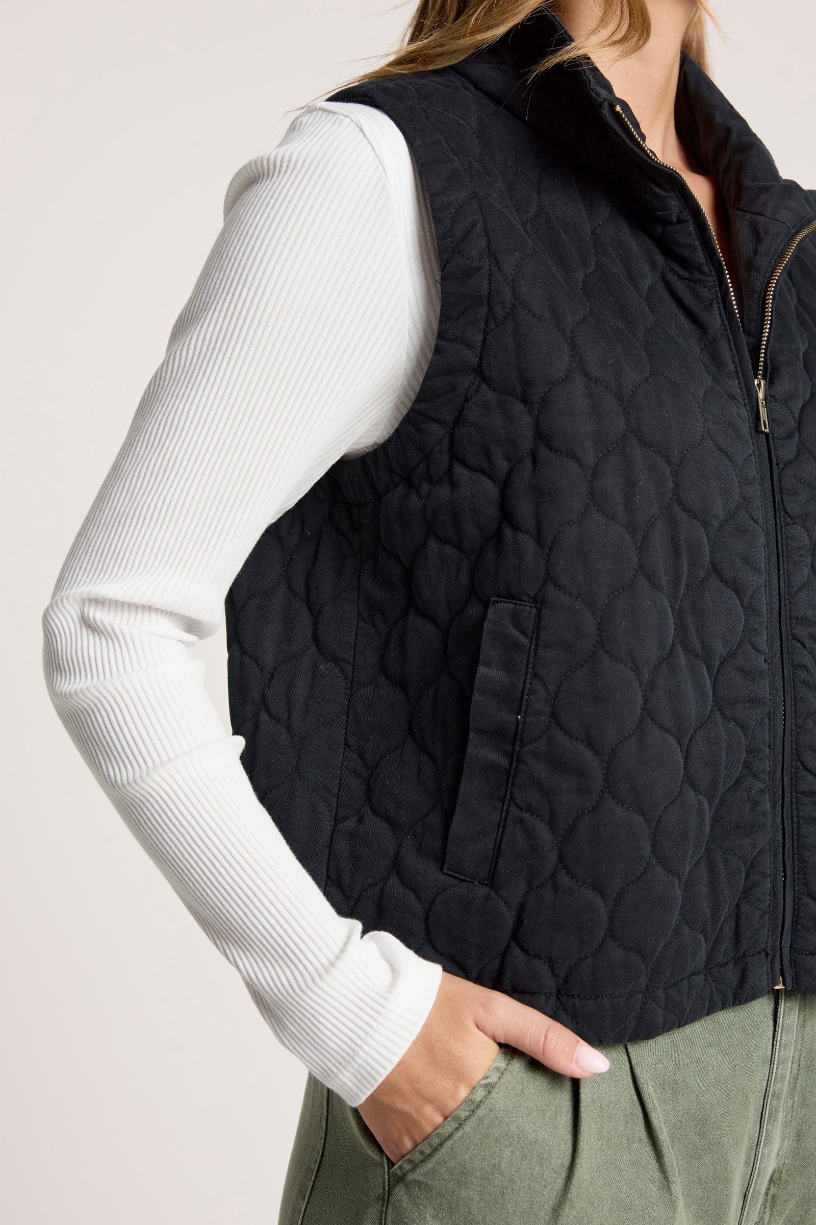 Sansi Quilted Crop Vest - Black