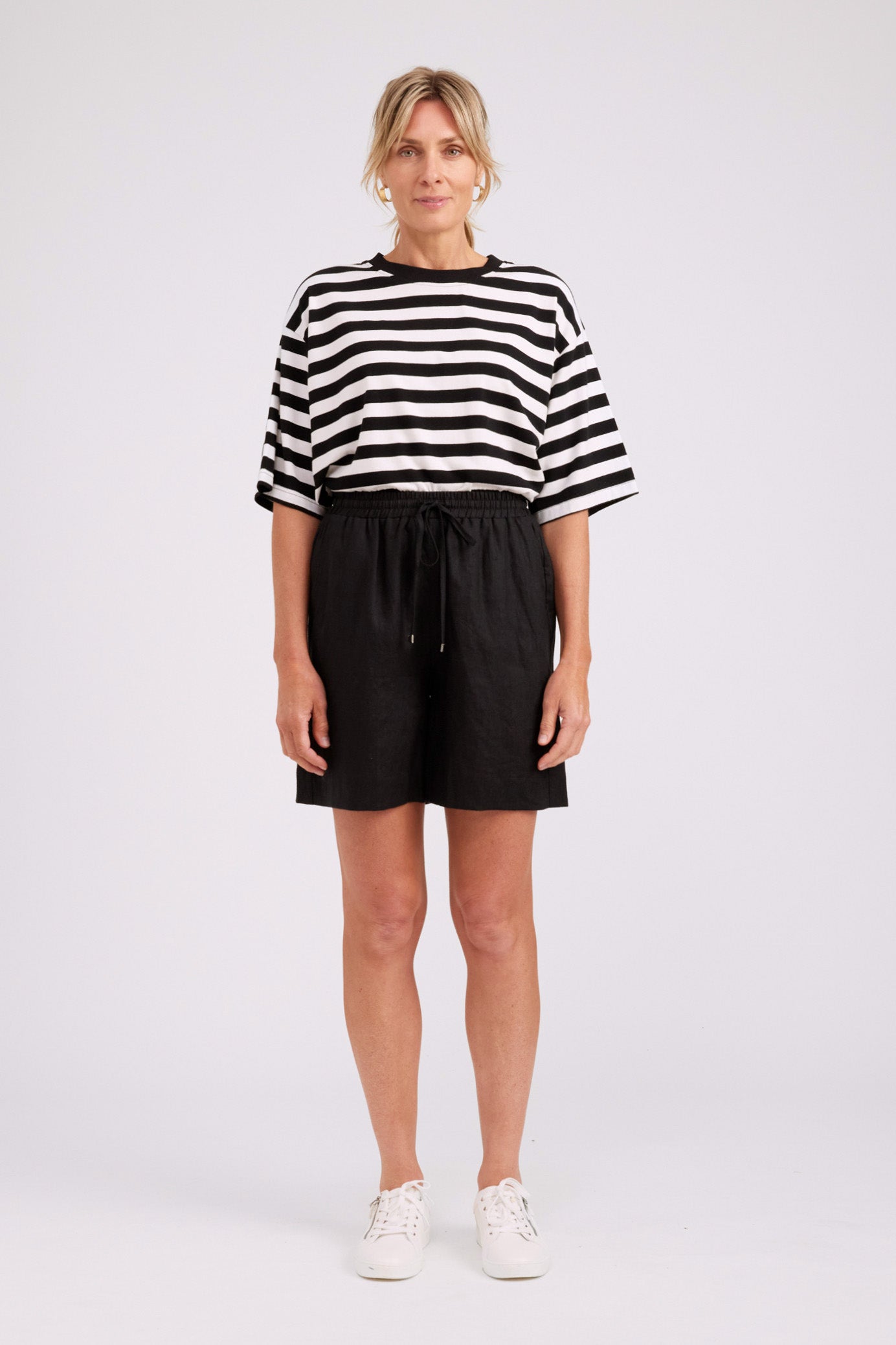 Studio Bermuda Short - Black