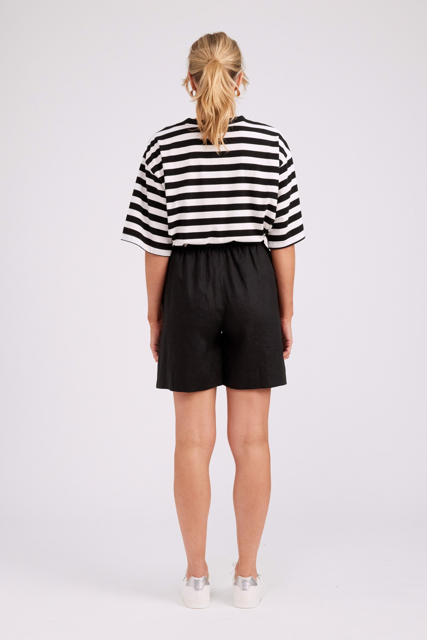 Studio Bermuda Short - Black