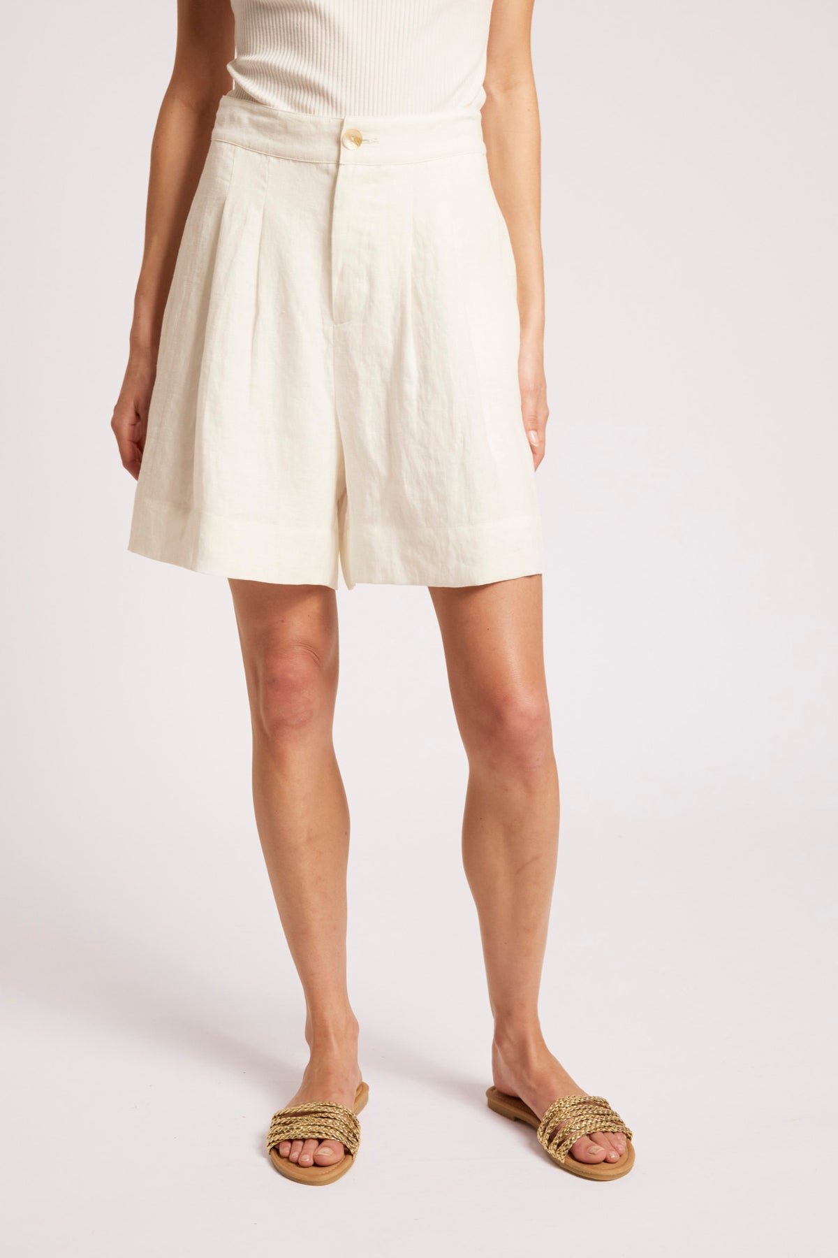 Cove Short - White