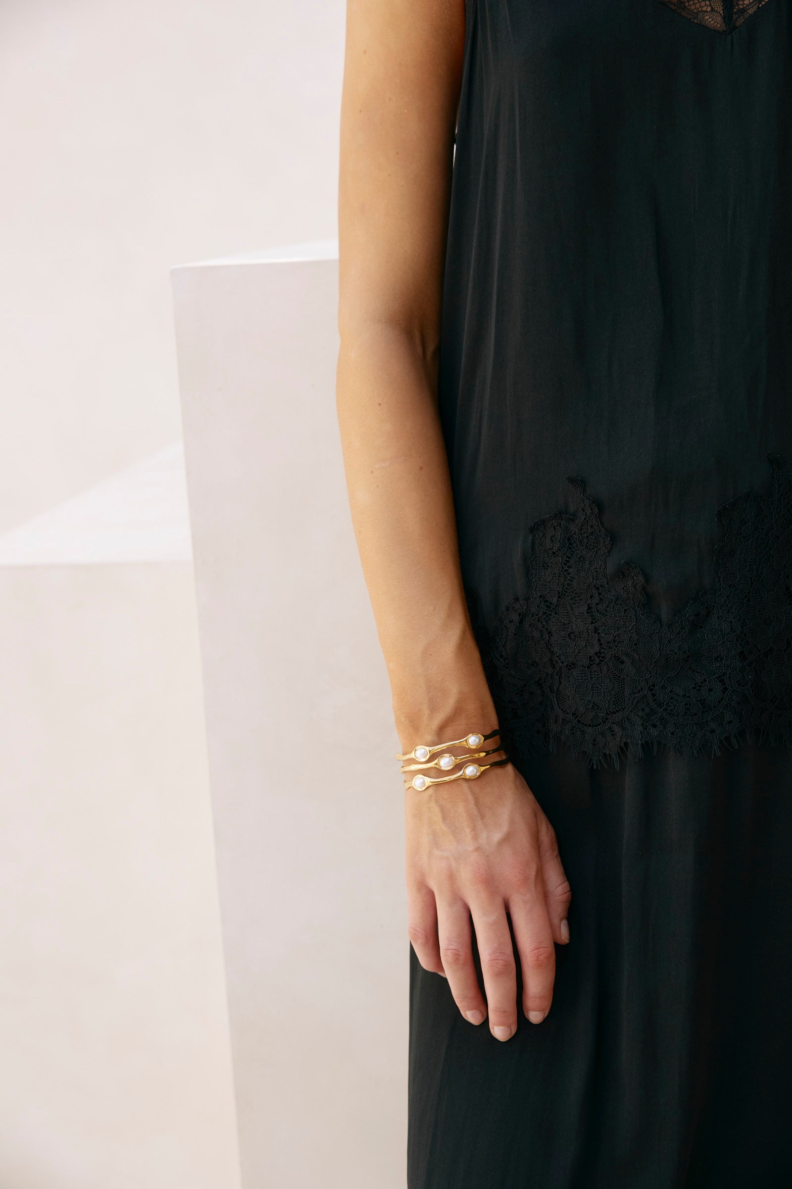 Solara Cuff - Gold / Pearl
