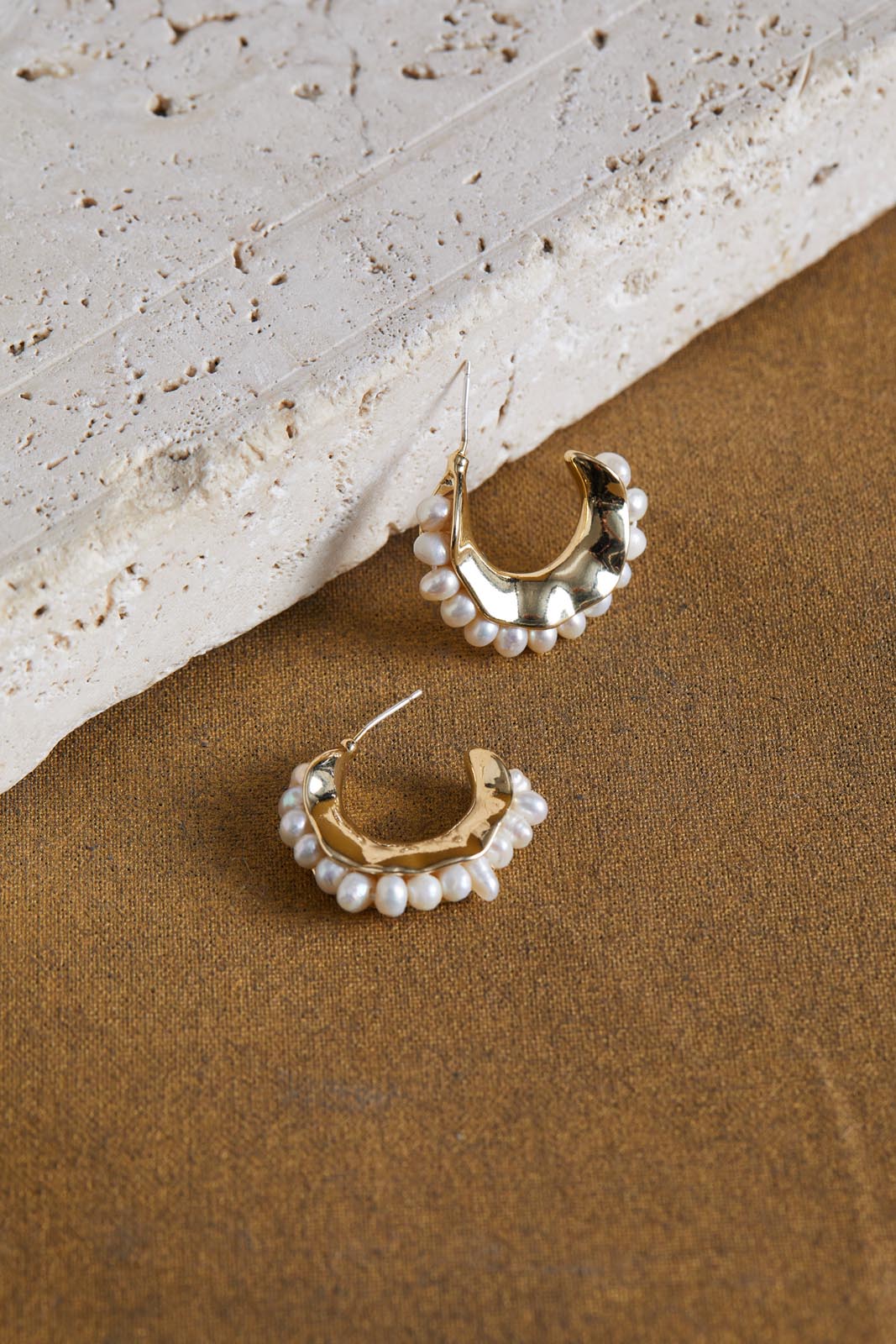La Vida Pearl Earring - Gold Pearl - eb&ive Earring